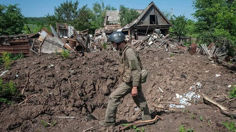 Воронка от взрыва. Иллюстративное фото Генштаба ВСУ