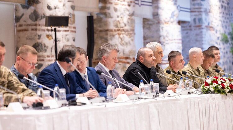 Украинская делегация в Стамбуле 16 мая