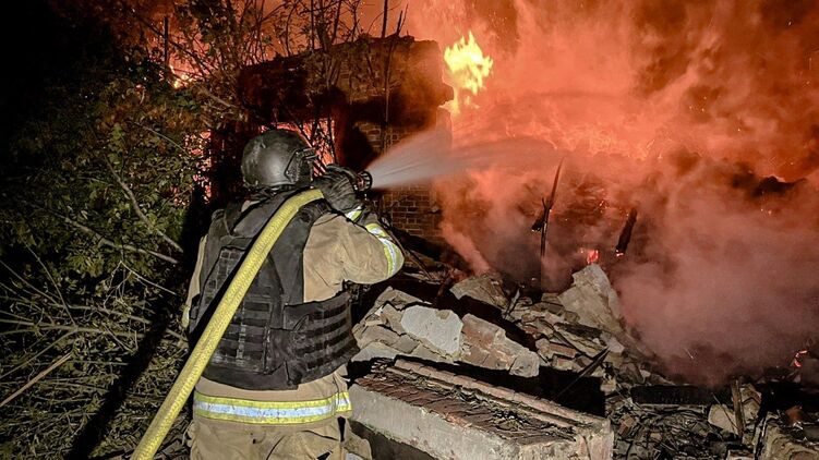 Последствия ночного удара под Купянском. Фото: ГСЧС