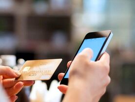 Банкиры отфутболивают переводы украинцев, проваливших финмониторинг, и люди остаются без денег