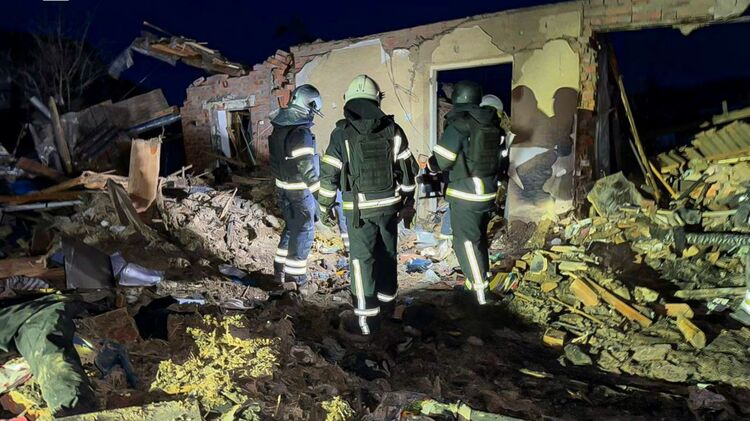 Наслідки удару по Харківській області. Фото: ДСНС