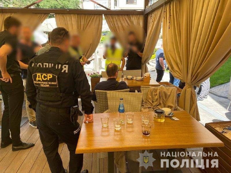 В Киеве задержали бывшего народного депутата по подозрению в вымогательстве взятки в размере 10 тыс. долларов