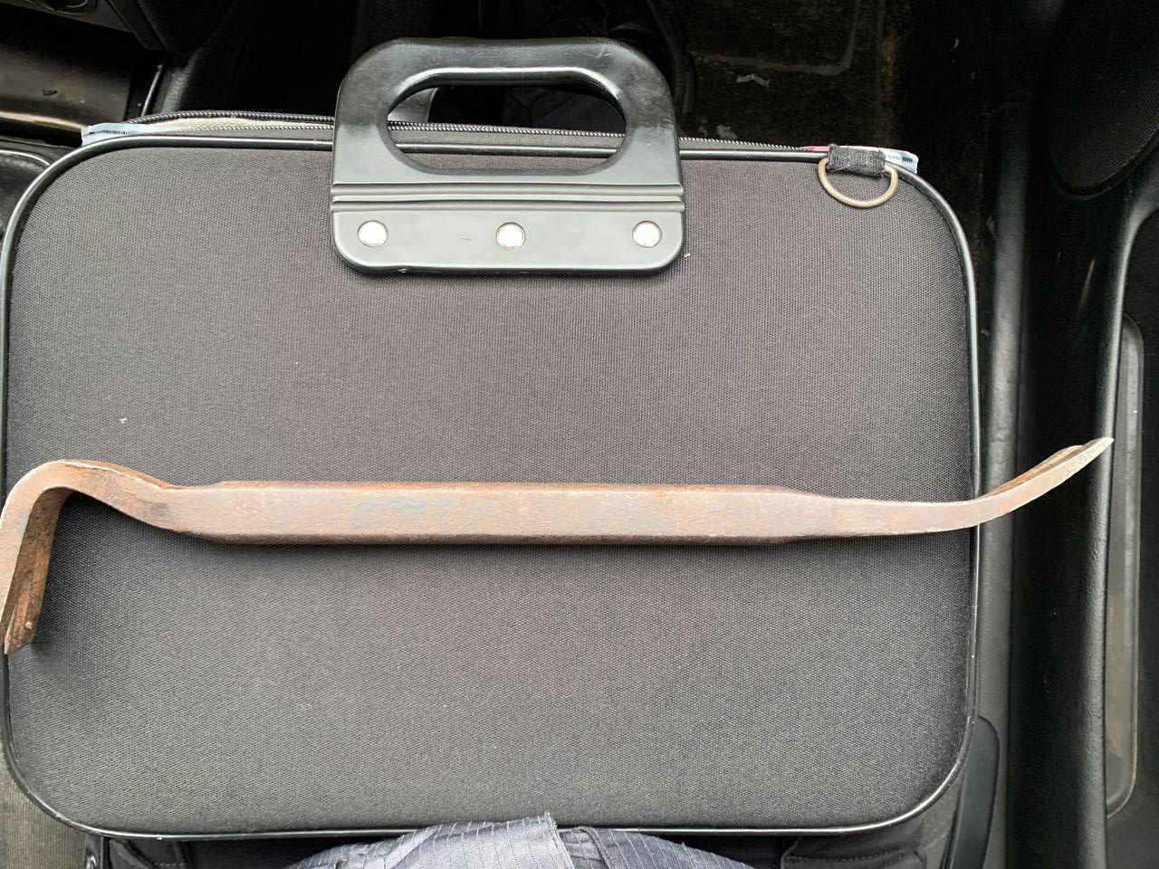 В Сарненском районе полицейские разоблачили местного жителя на краже денег из киоска