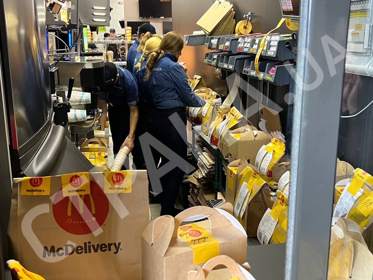 Фото с открытия Макдональдса в Киеве