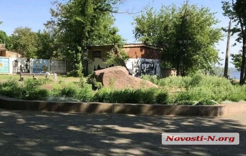 В Николаеве демонтировали памятник Пушкину