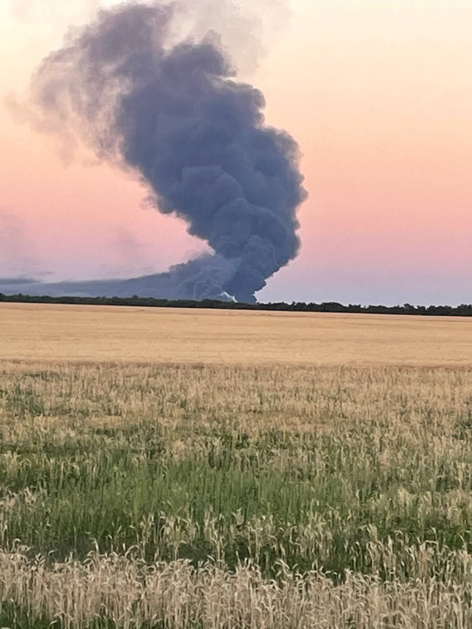 Столб дыма над Мелитополем