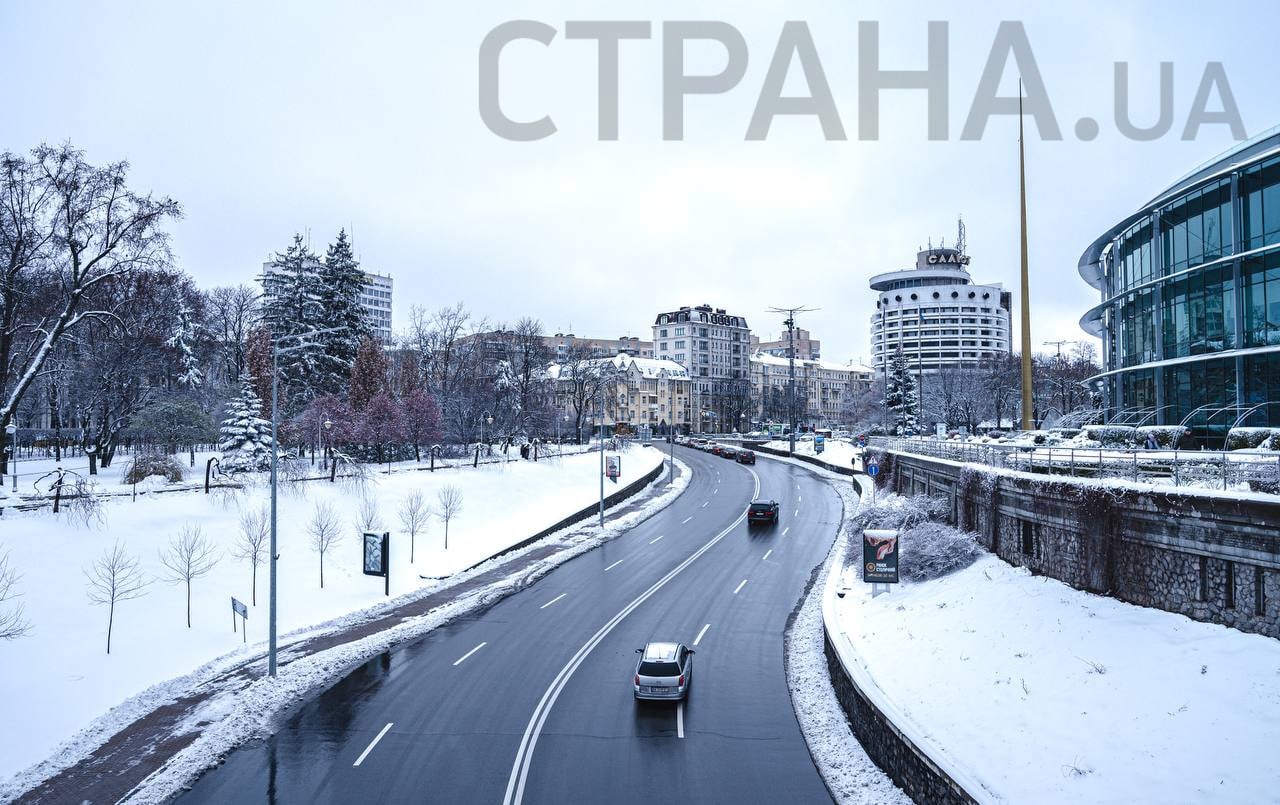 заснеженный центр Киева