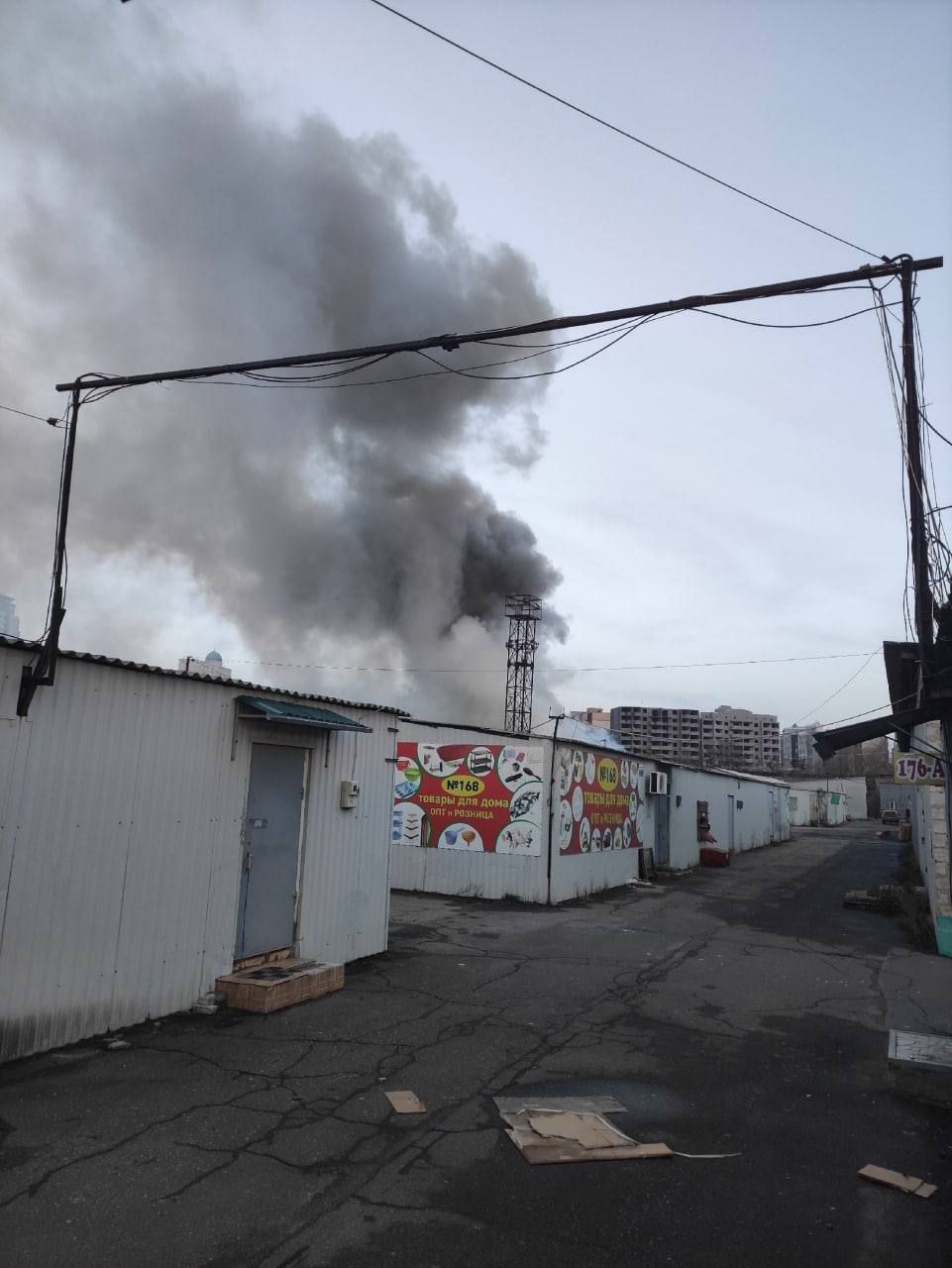 Последствия обстрела Киевского района Донецка 11 декабря