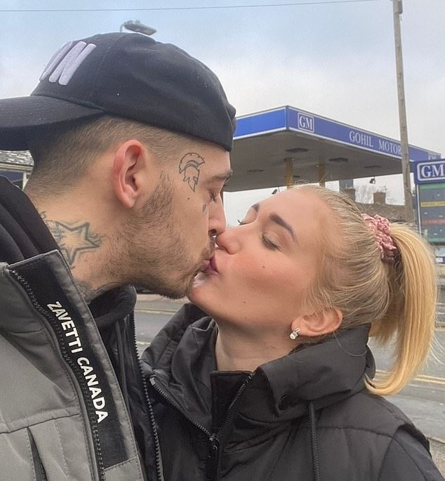 Тони Гарнетт  и София Каркадым. Источник: Daily Mail