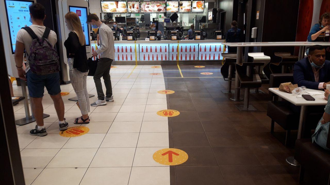 Как McDonald`s выходит из карантина. Фото: "Страна"