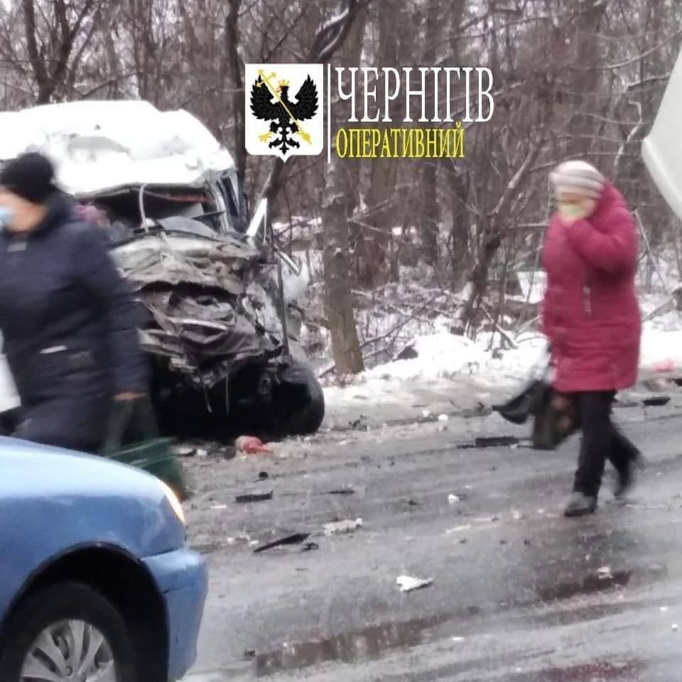 в аварии в Черниговской области погибли 13 человек