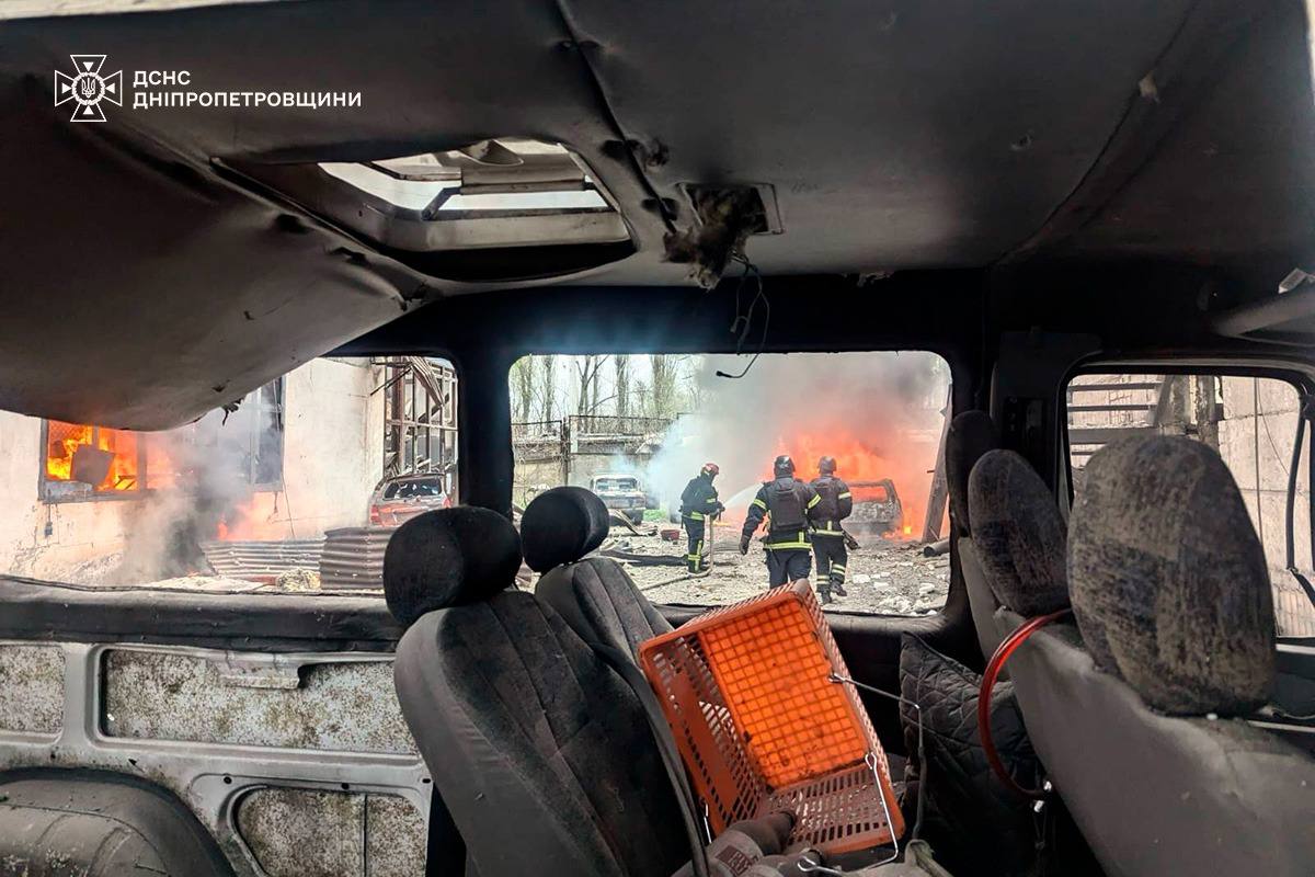 Фото тушения пожара. Источник - ГСЧС