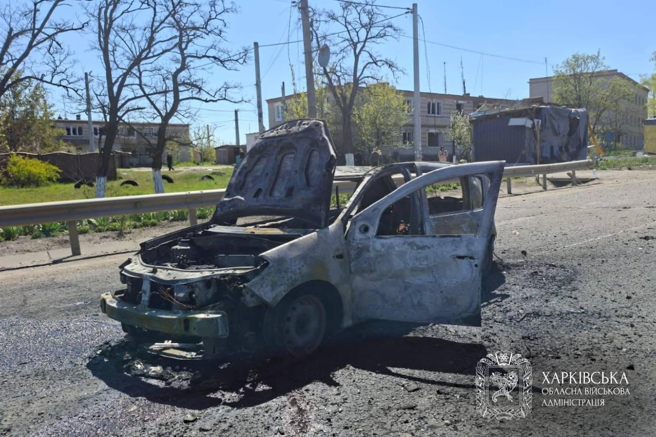 Фото (3) наслідків ракетного удару по Мерефі. Джерело – Харківська ОВА